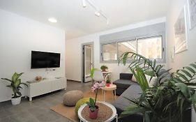 2R Full Of Charm And Style At Heart Of Florentine